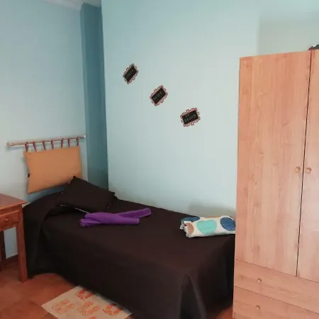 Academy House * Vecindario (Gran Canaria)