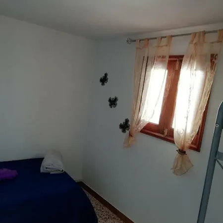 Pensión Academy House *