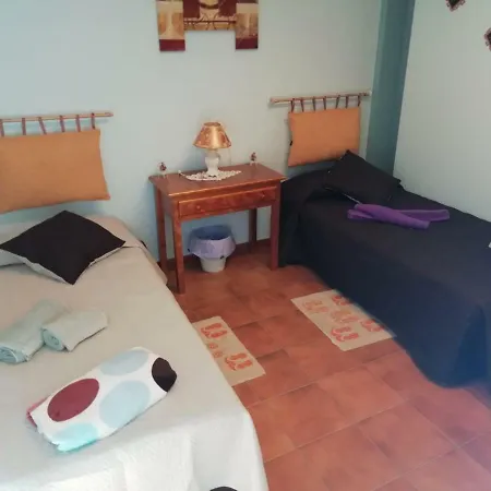 Academy House Pensión Vecindario (Gran Canaria)